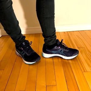 Size 9 Women’s ASICS runners